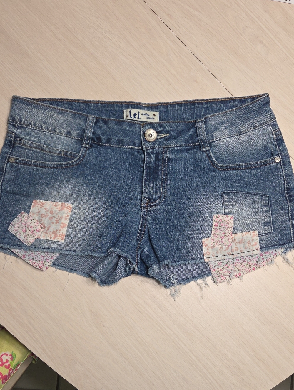 lei Faded Blue Denim Floral Patchwork Cutoff Shorts